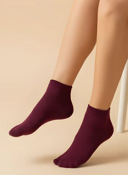 Burgundy Women’s Toe Comfort Socks