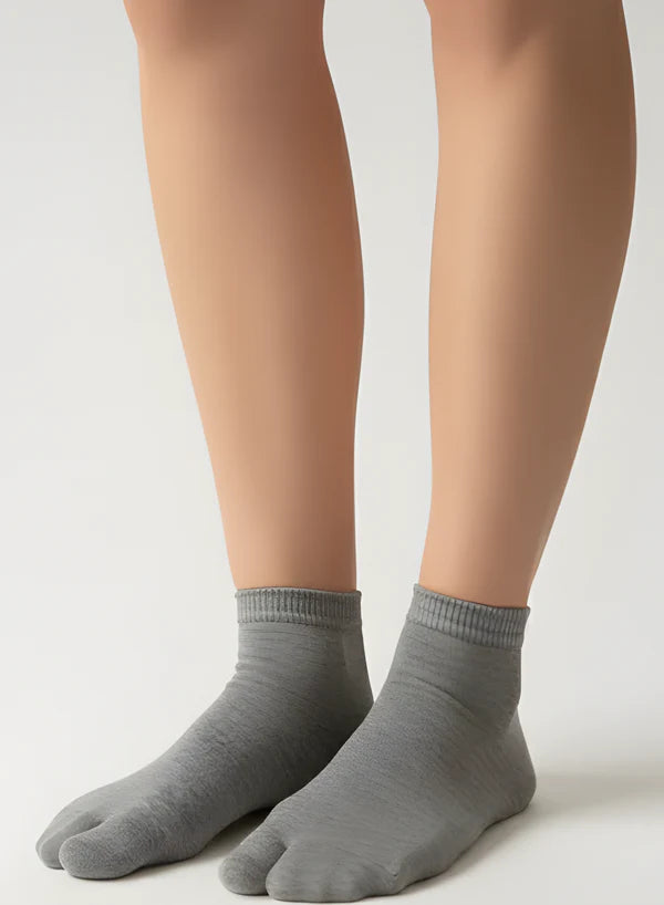 Smoky Sky Women’s Toe Comfort Socks