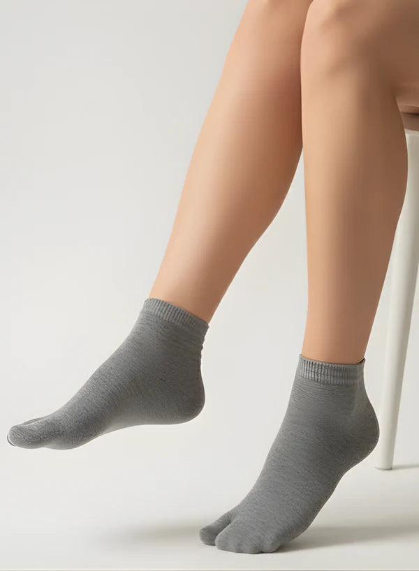 Smoky Sky Women’s Toe Comfort Socks